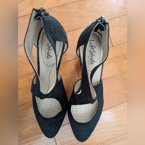NWOT Life Stride Women's Black 3" Suede Pump Heels